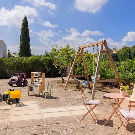 بيت للعطل Ideal House For Two Families With Pool And Barbecue Plamanyola