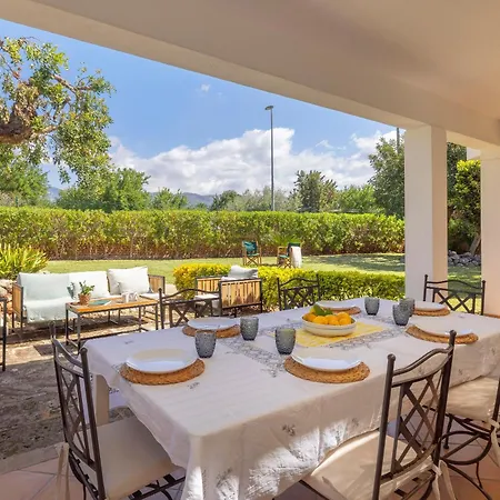 Ideal House For Two Families With Pool And Barbecue Holiday home *