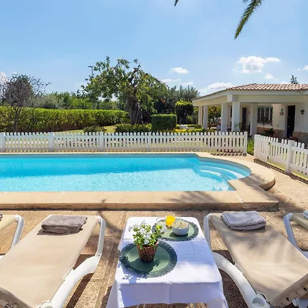 Ideal House For Two Families With Pool And Barbecue *